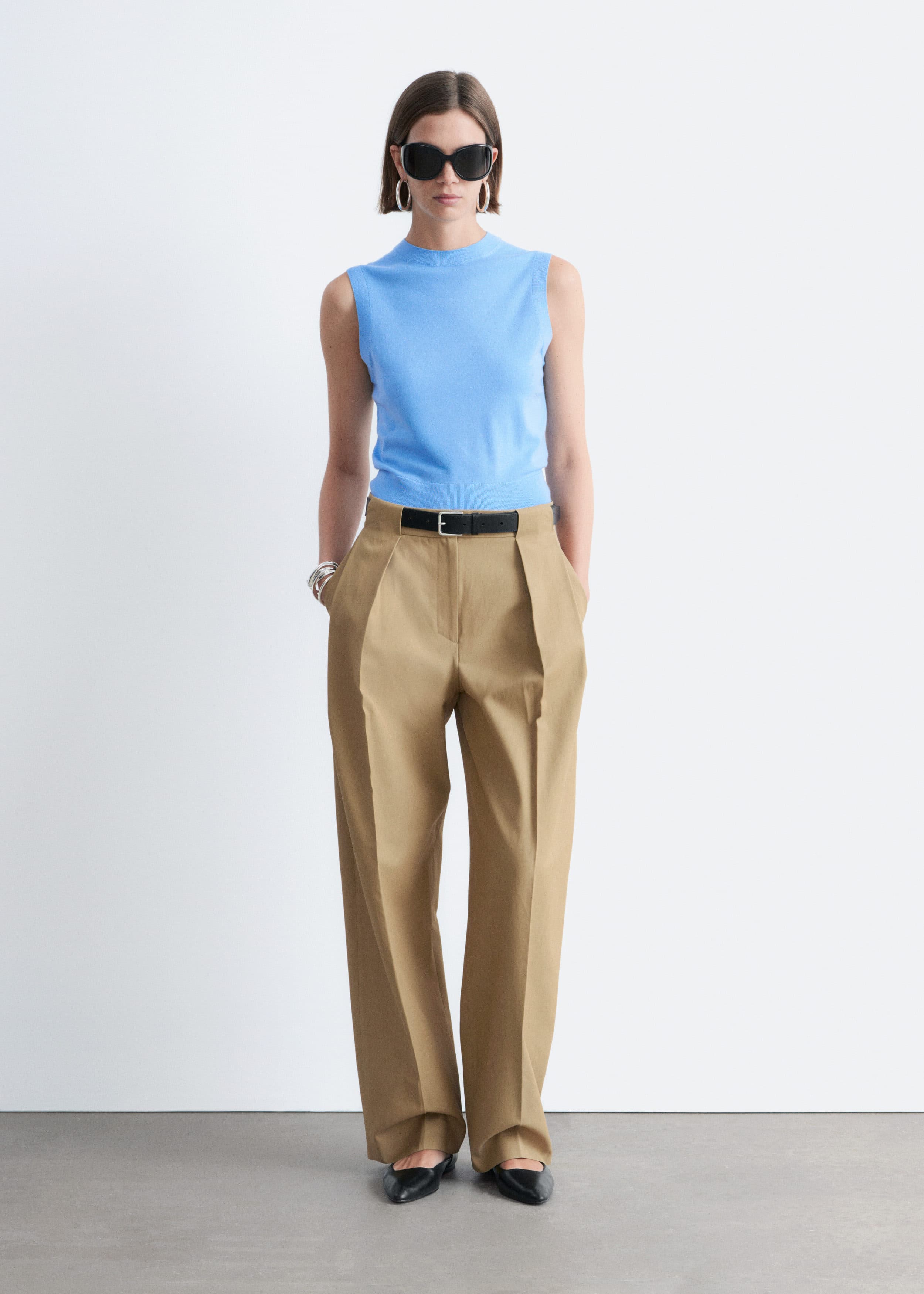Pleated Barrel-Leg Trousers - Beige